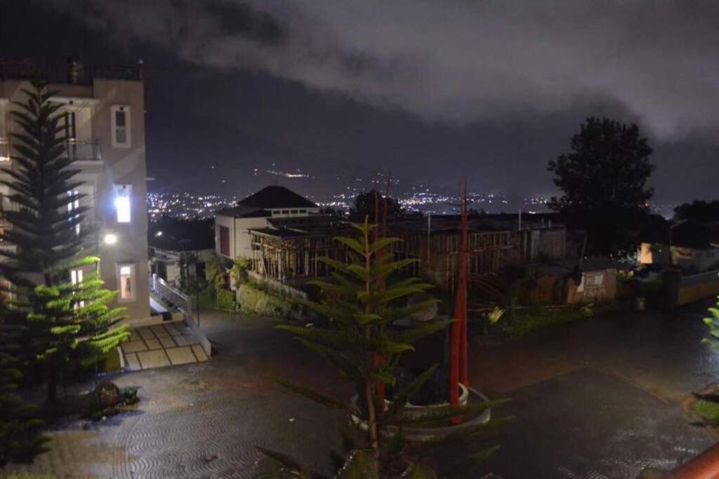 Villa Agro Kusuma Pinus R7 Batu  Εξωτερικό φωτογραφία